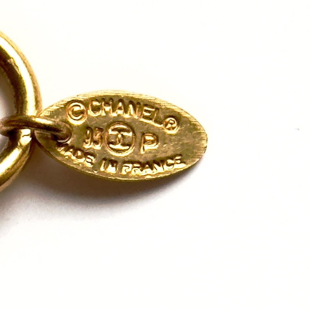 CHANEL Vintage 1993 Gold Plated Logo Medallion Chain Necklace 27”, CC logo 3” - Picture 6 of 10
